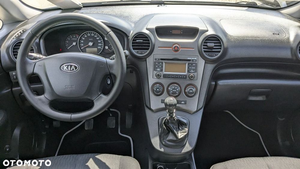 Kia Carens - 27
