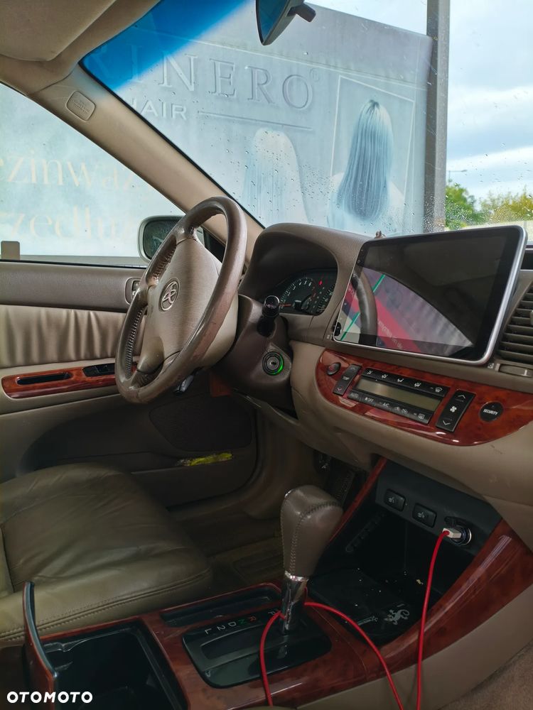 Toyota Camry - 18