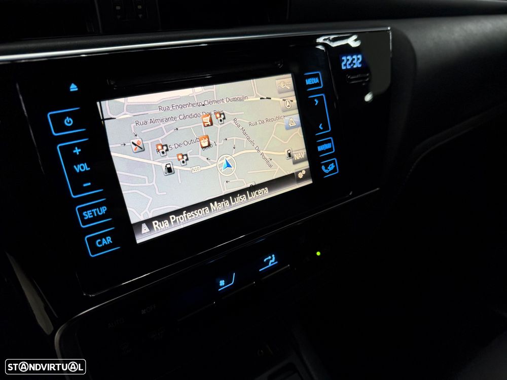 Toyota Auris Touring Sports 1.8 HSD Comfort +P.Sport+Navi - 16