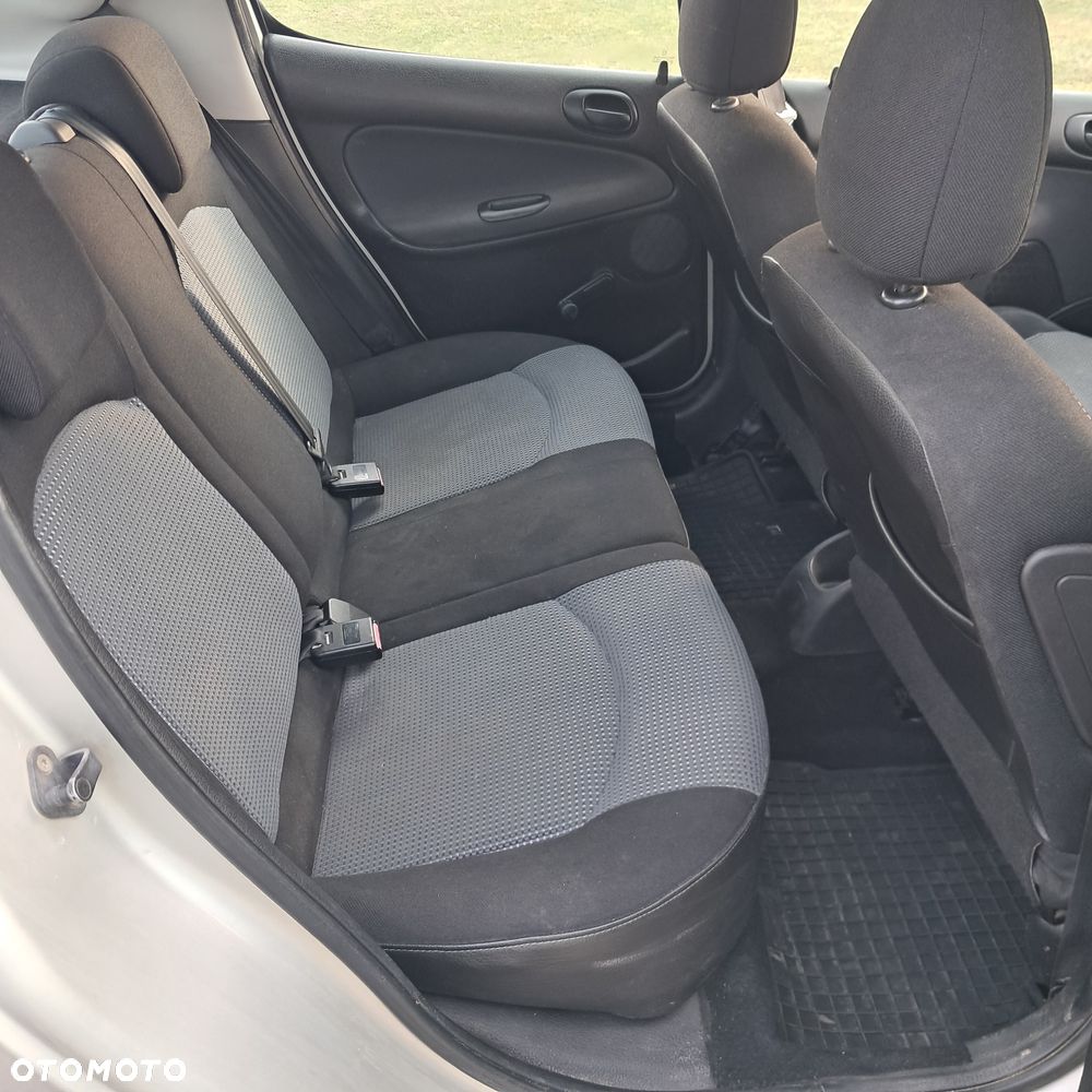 Peugeot 206 1.1 XR - 6