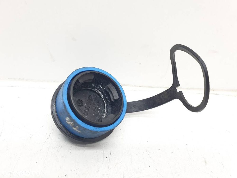 KOREK WLEWU ADBLUE MERCEDES W166 ML A6004704305 - 3