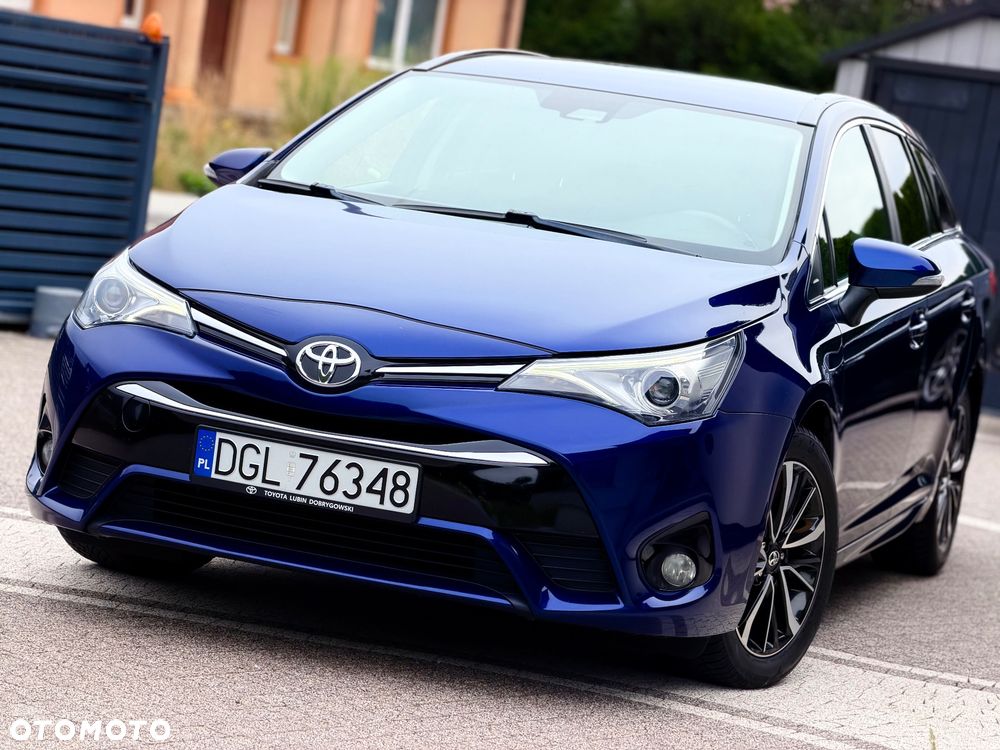Toyota Avensis 2.0 D-4D Premium - 26