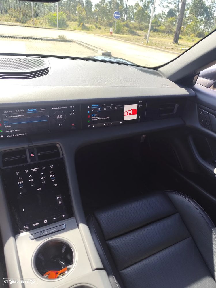 Porsche Taycan 4 - 15