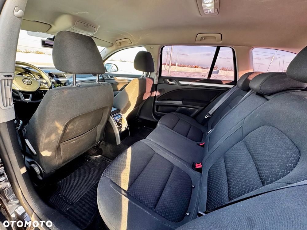 Skoda Superb 2.0 TDI Ambition - 12