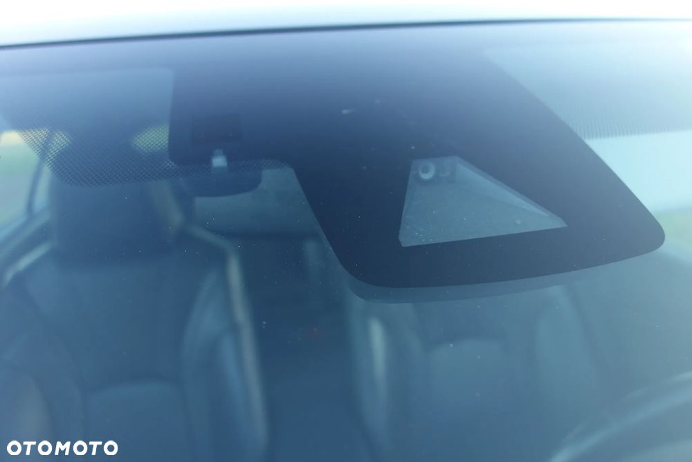 Toyota Prius 1.8 Hybrid Prestige - 34