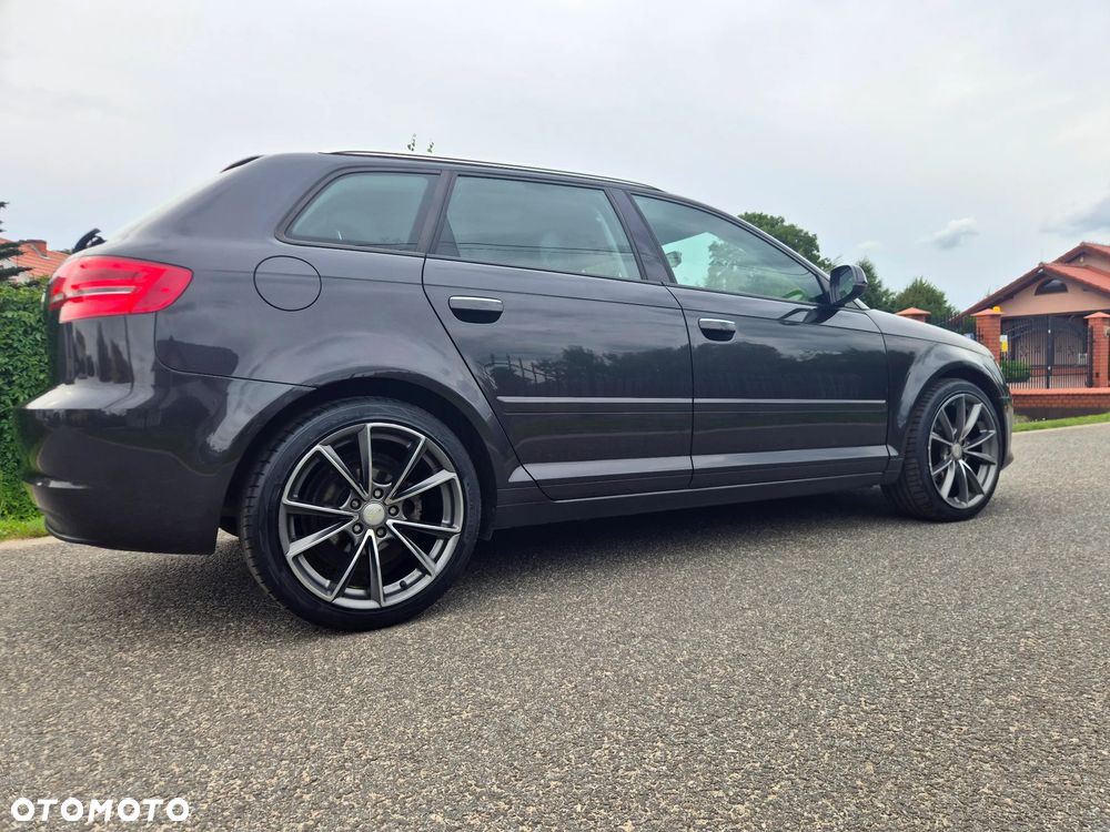 Audi A3 Sportback 1.6 TDI DPF Ambiente - 15