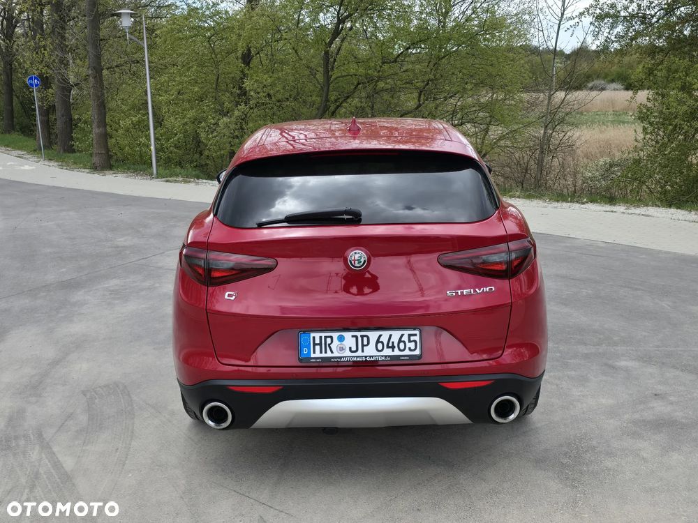 Alfa Romeo Stelvio 2.2 16V AT8 Q4 Lusso - 10