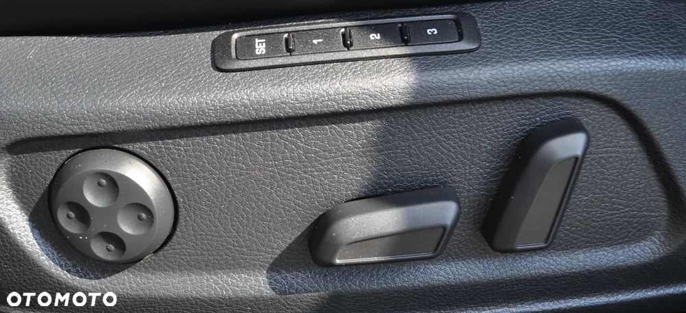 Volkswagen Passat Variant 2.0 TDI DPF Highline - 18