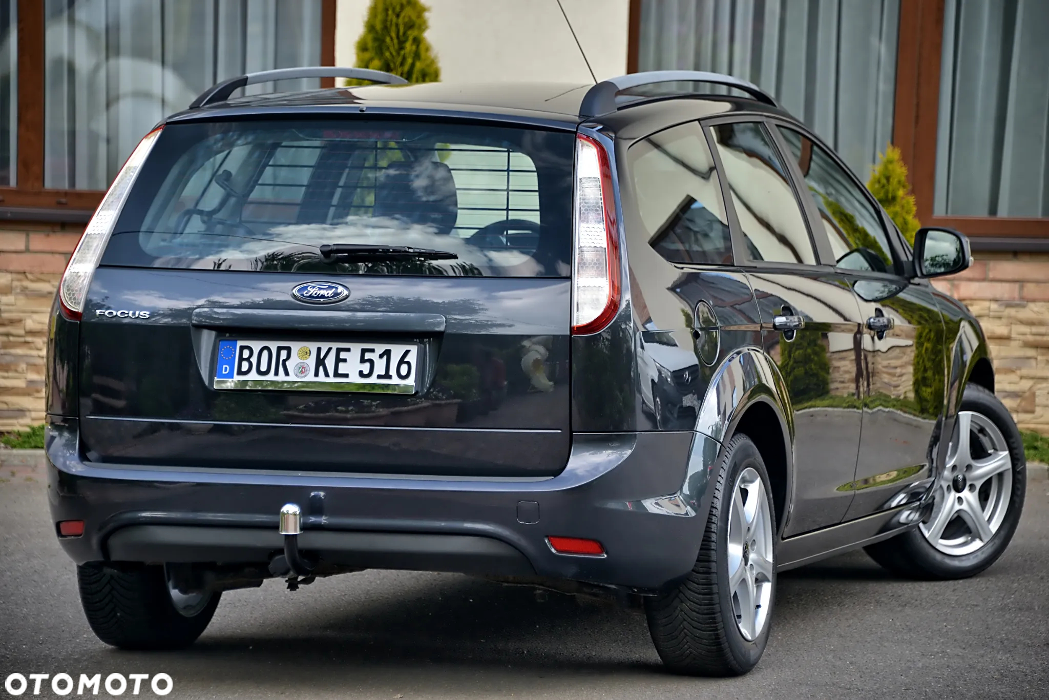 Ford Focus 1.6 Trend + - 6