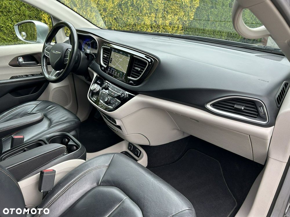 Chrysler Pacifica - 14