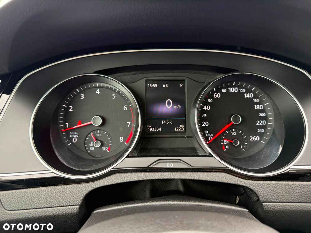 Volkswagen Passat - 13