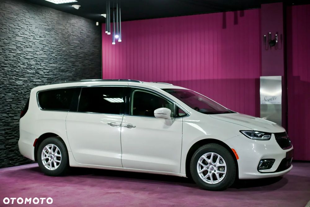 Chrysler Pacifica - 3