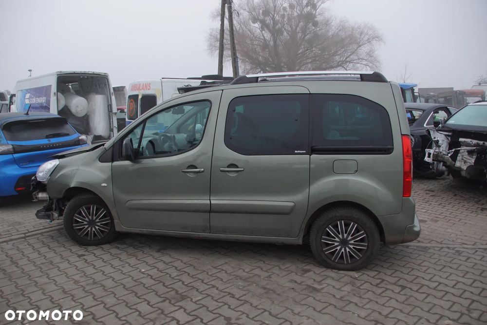 Auto na części - Citroen Berlingo II Multispace 1.6 VTI 120 KM 5F01 20DP56 KGP 2010R Silnik Skrzynia Drzwi Lusterko Zderzak Klapa Lampa Klamka Szyba Relingi Deska Kokpit Sterownik Moduł Czujnik Licznik Panel Wyświetlacz Kierownica - 3