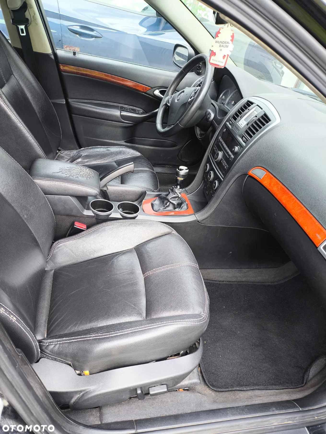 Cadillac BLS - 8