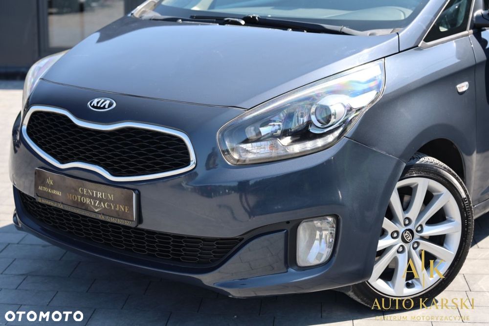 Kia Carens - 11