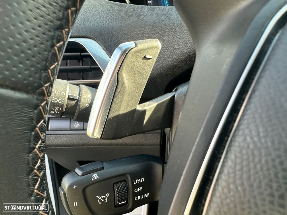 Peugeot 3008 1.6 Hybrid4 GT Line e-EAT8 - 26