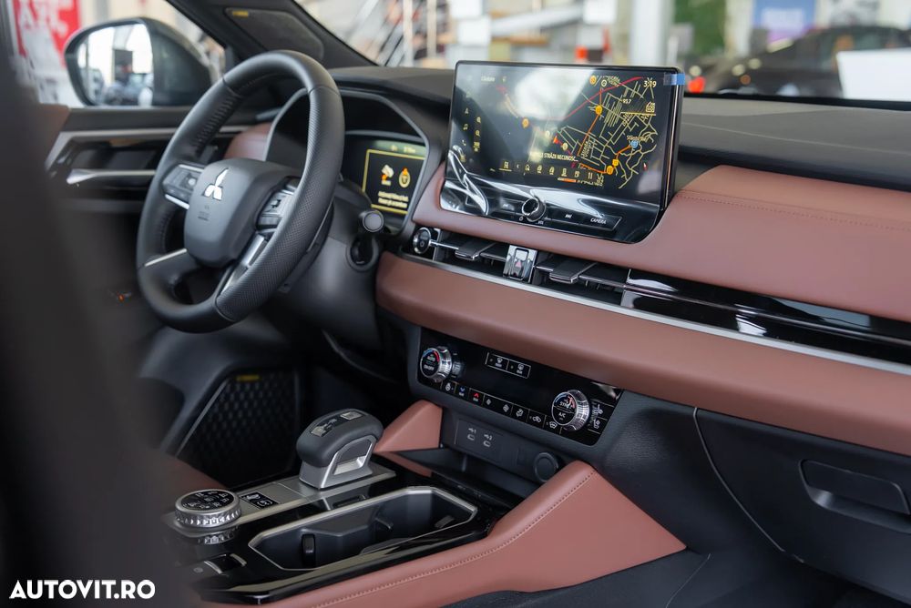 Mitsubishi Outlander 2.4 L 4X4 PHEV Instyle Ultimate - 20