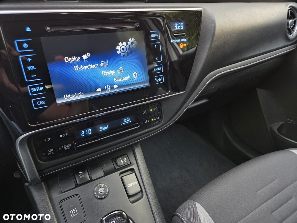 Toyota Auris - 25