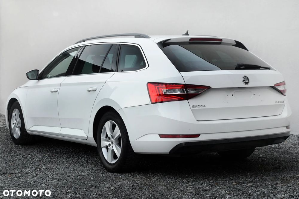 Skoda Superb 2.0 TDI Sportline - 3