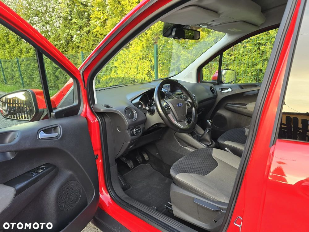 Ford Tourneo Courier 1.0 EcoBoost Titanium - 19