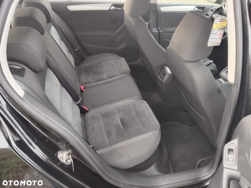 Volkswagen Golf - 10