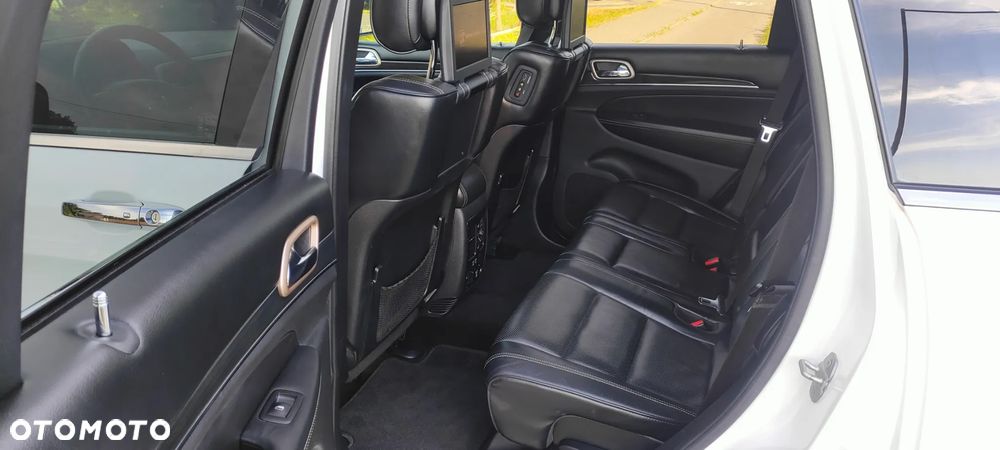 Jeep Grand Cherokee - 22