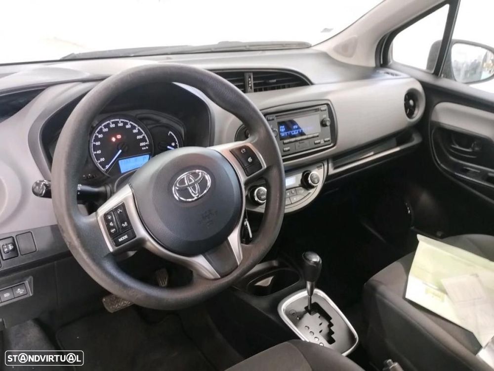 Toyota Yaris 1.5 HSD Active - 5