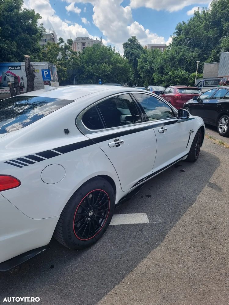Jaguar XF 2.2D Luxury - 9