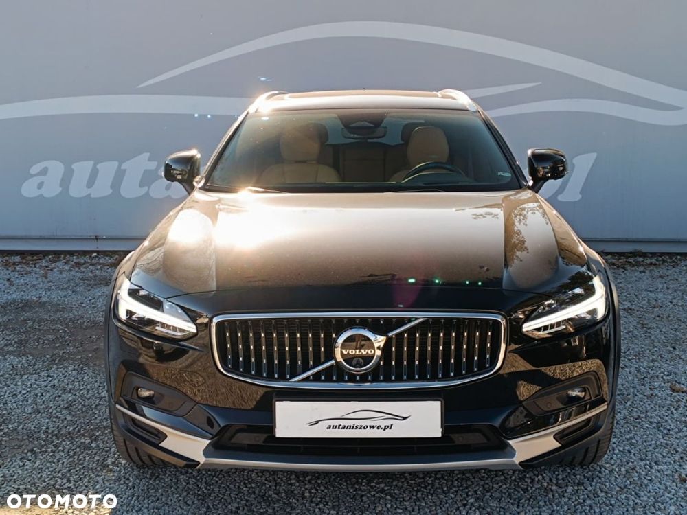 Volvo V90 Cross Country - 11