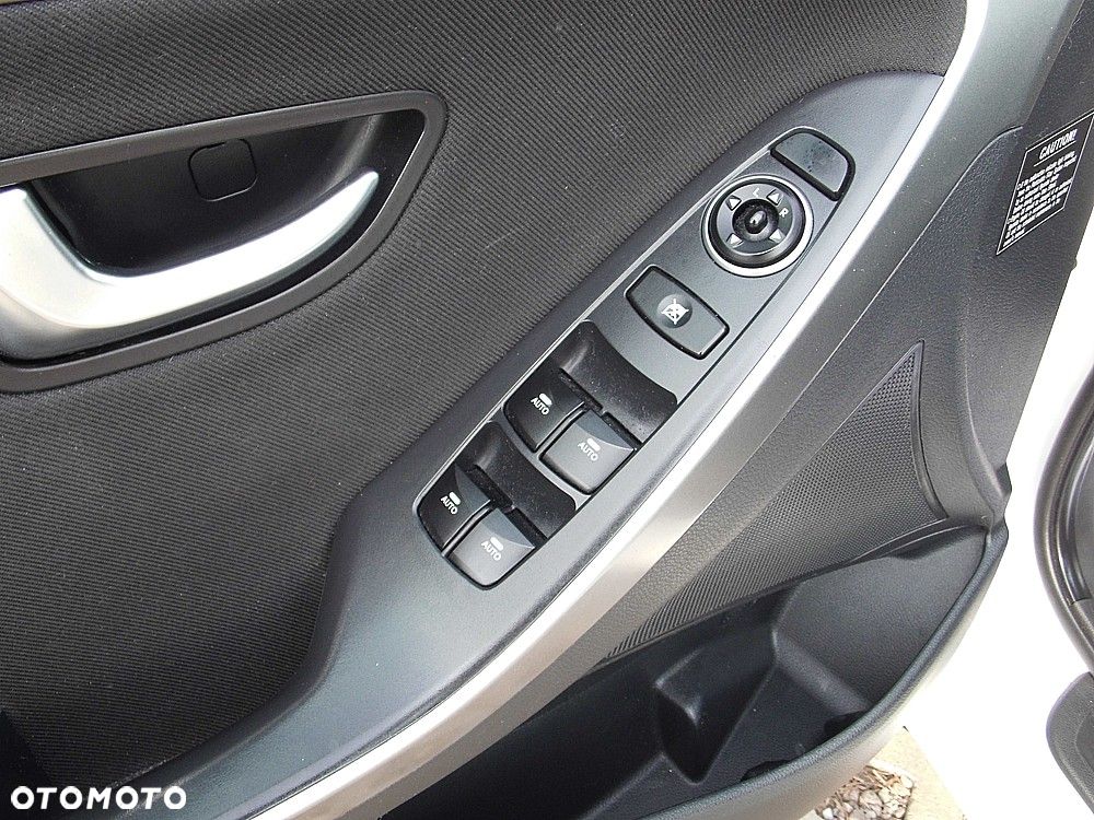 Hyundai i30 1.6 CRDi Fifa World Cup Edition - 18