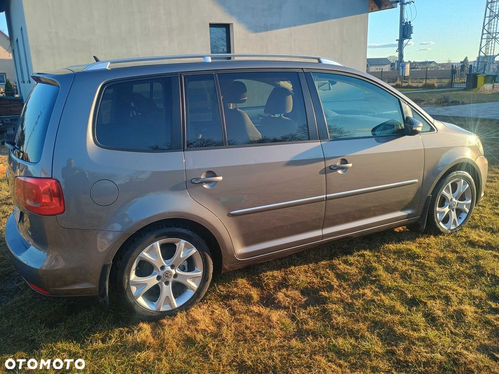 Volkswagen Touran - 4