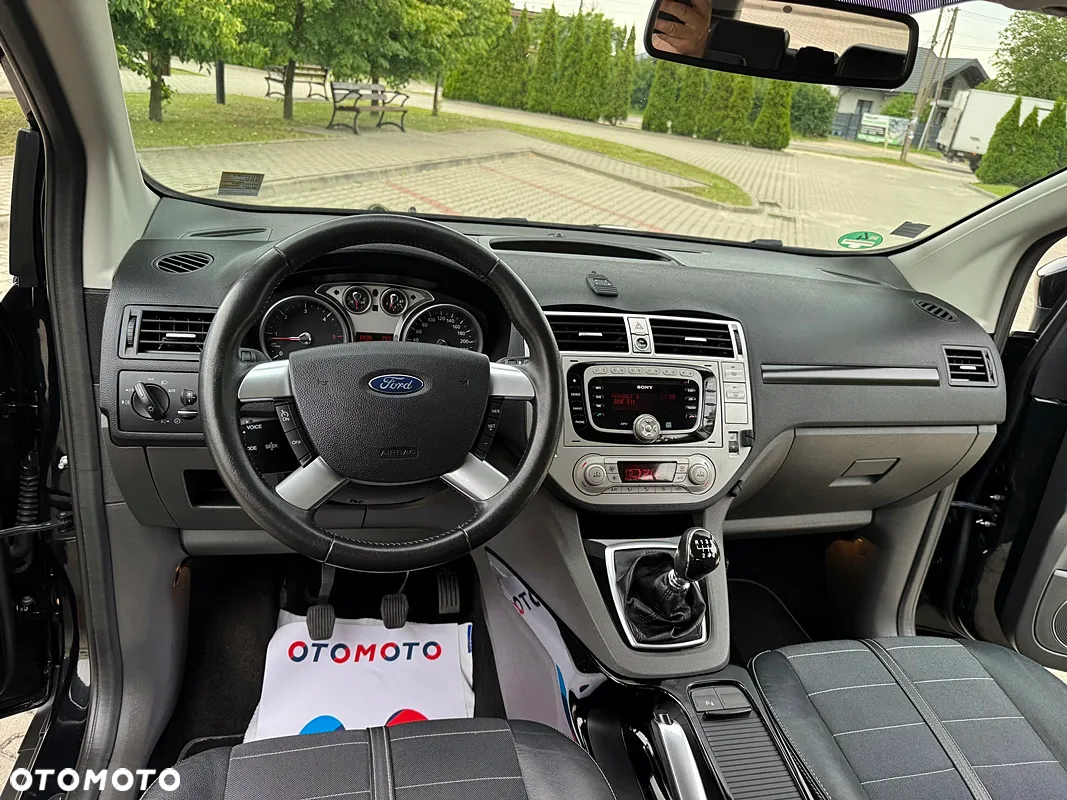 Ford Kuga 2.0 TDCi 2x4 Titanium - 4