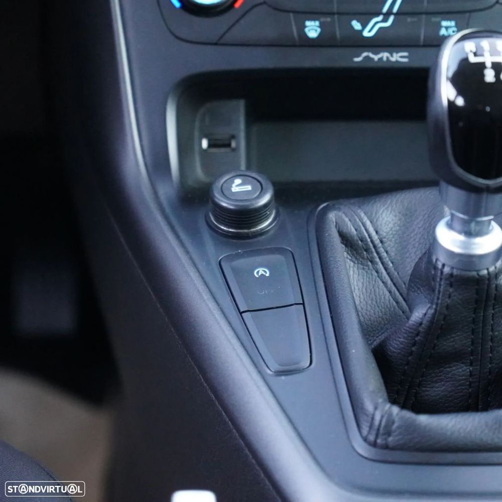 Ford Focus 1.0 EcoBoost Active - 17