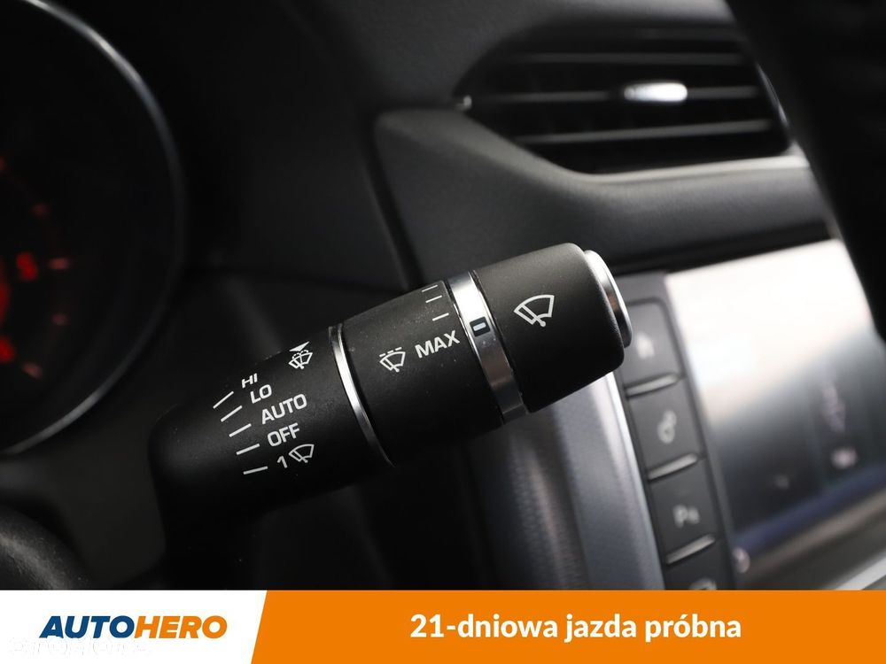 Jaguar XF 2.0 i4D R-Sport - 33