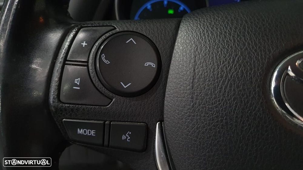 Toyota Auris 1.4 D-4D Com. +P.Techno+P.Sport - 14