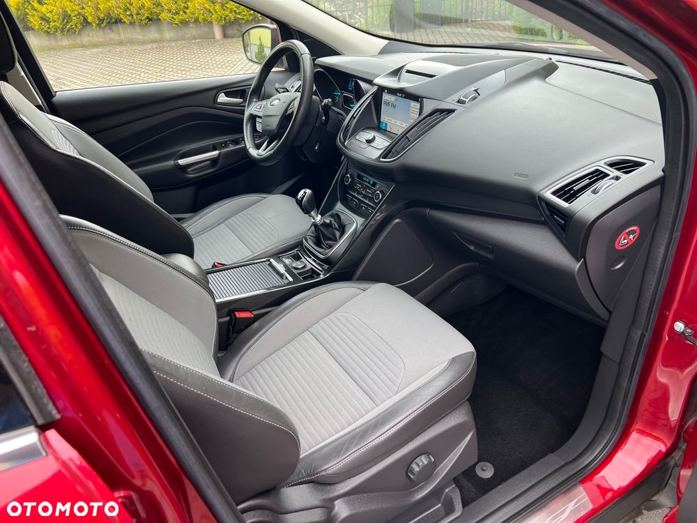 Ford Kuga 2.0 TDCi 2x4 Titanium - 11