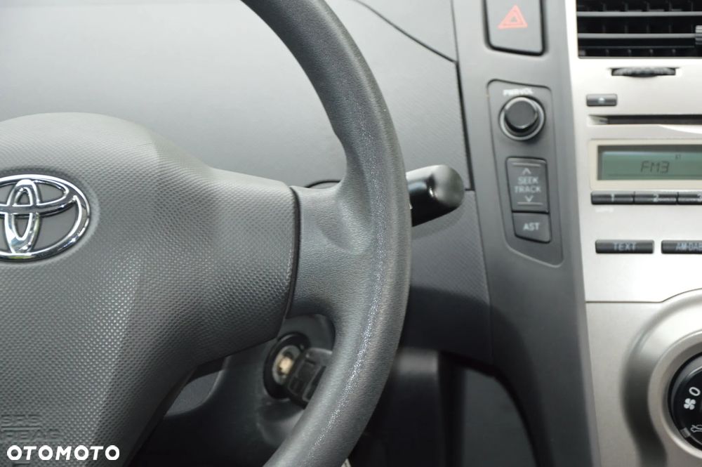 Toyota Yaris - 27