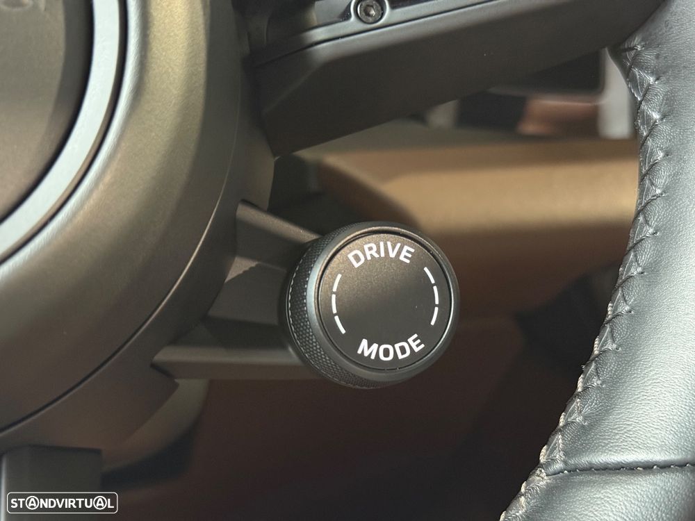 Porsche Macan Electric 4 - 39