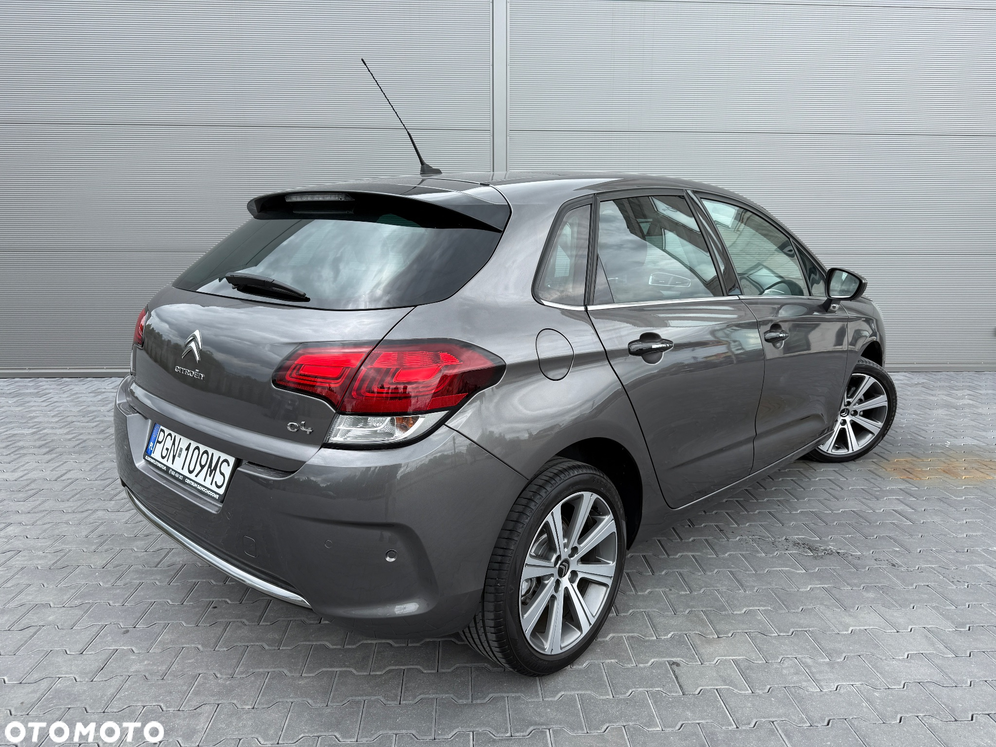 Citroën C4 PureTech e-THP 130 Exclusive - 4