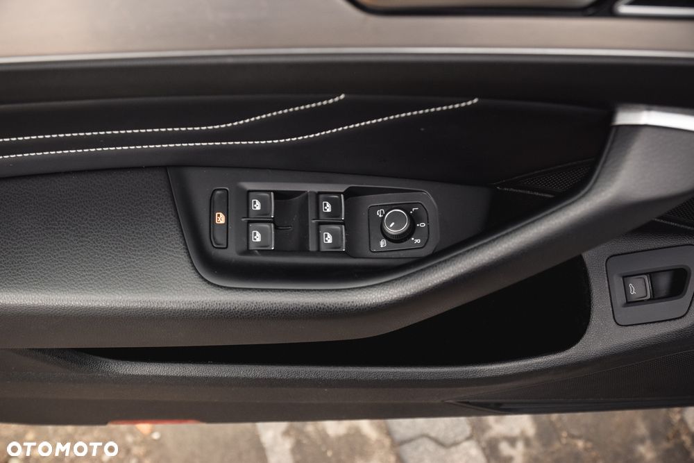 Volkswagen Passat Alltrack 2.0 TDI SCR 4Mot DSG - 23