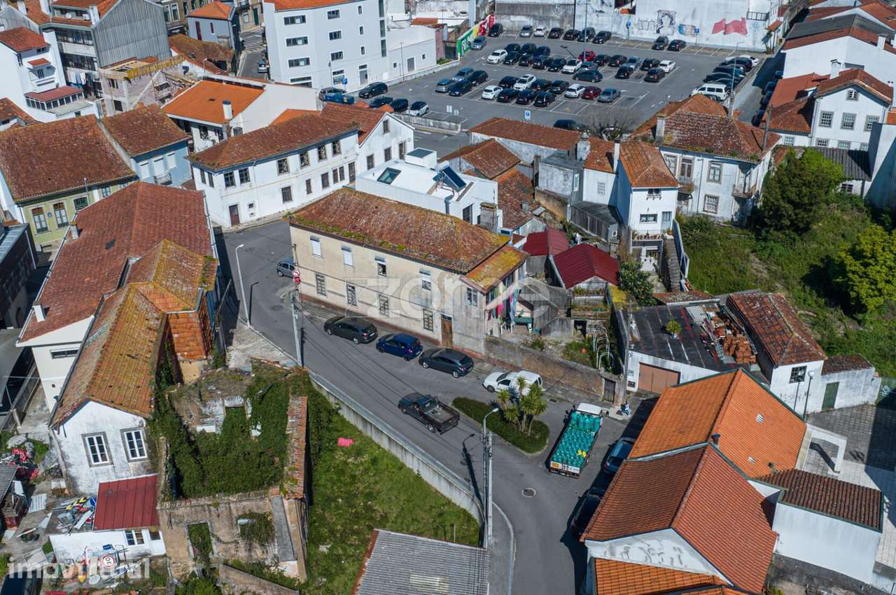 Moradia T4 para Reabilitação no Centro de Ovar - Grande imagem: 3/16