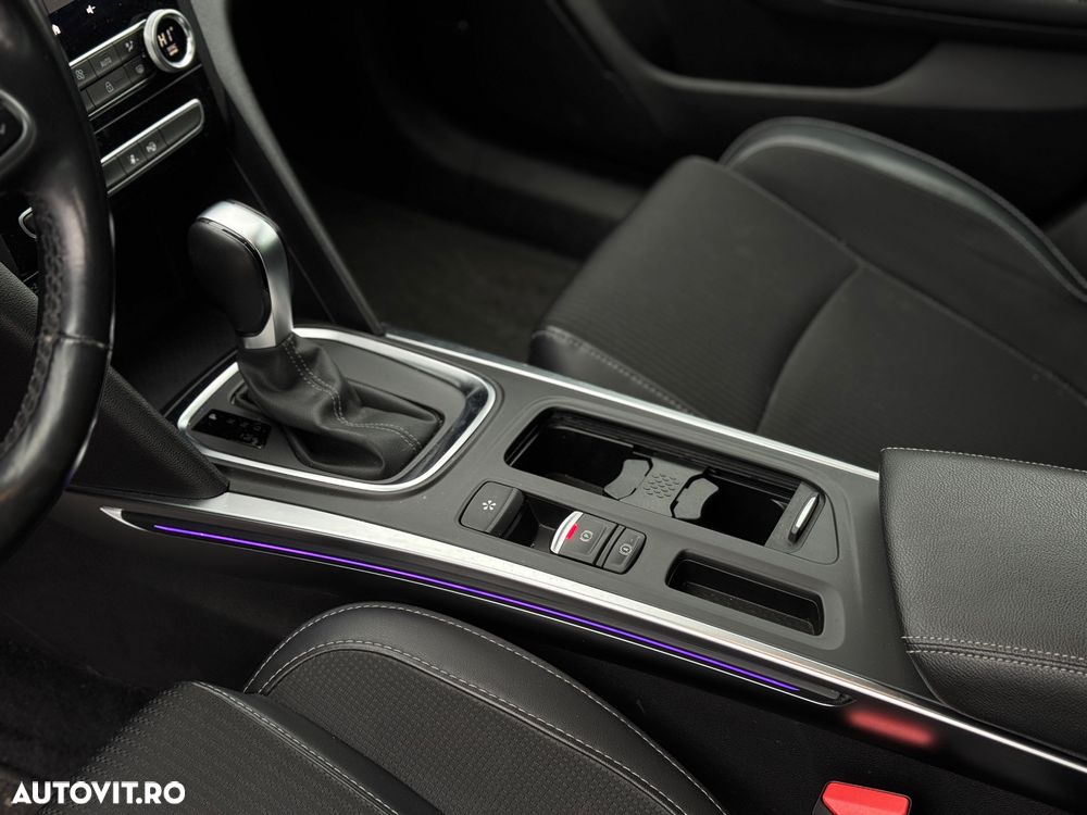 Renault Megane TCe 140 GPF EDC INTENS - 12