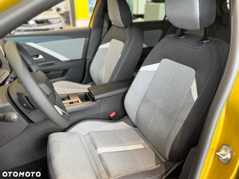 Opel Astra 1.2 T mHEV Business Edition eDTC - 17
