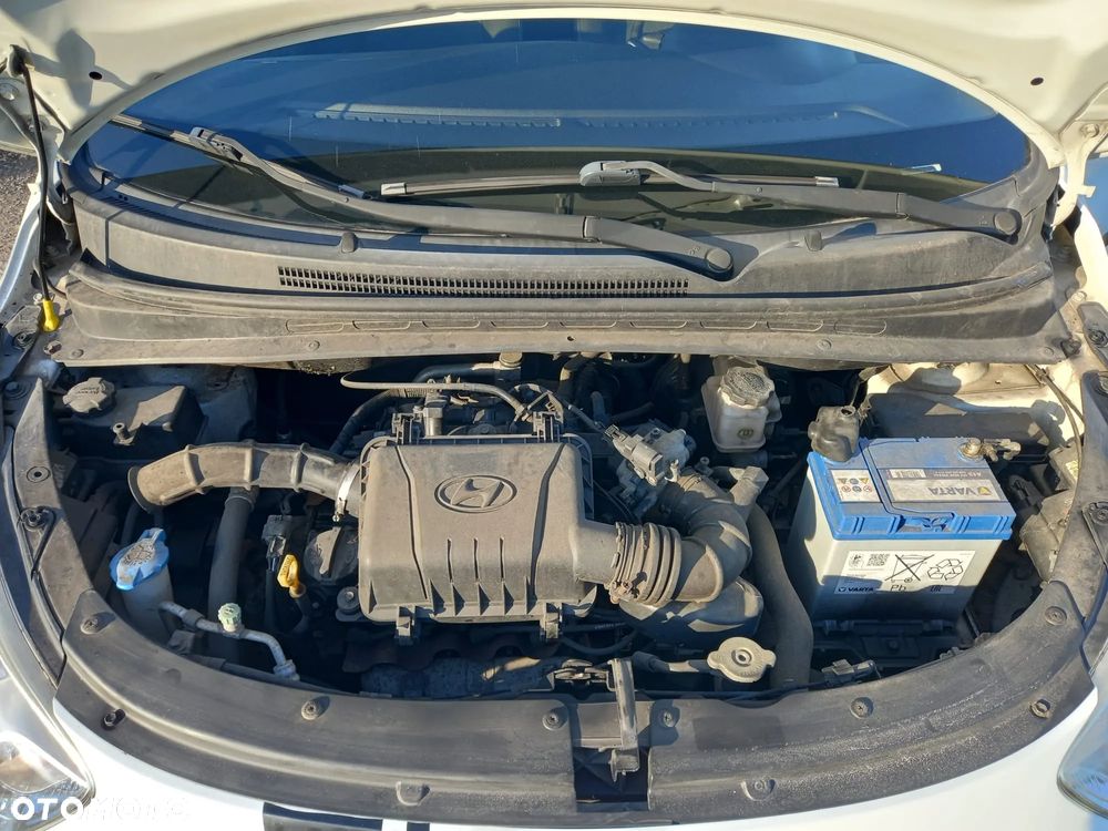 Hyundai i10 1.1 UEFA EURO 2012 Edition - 13