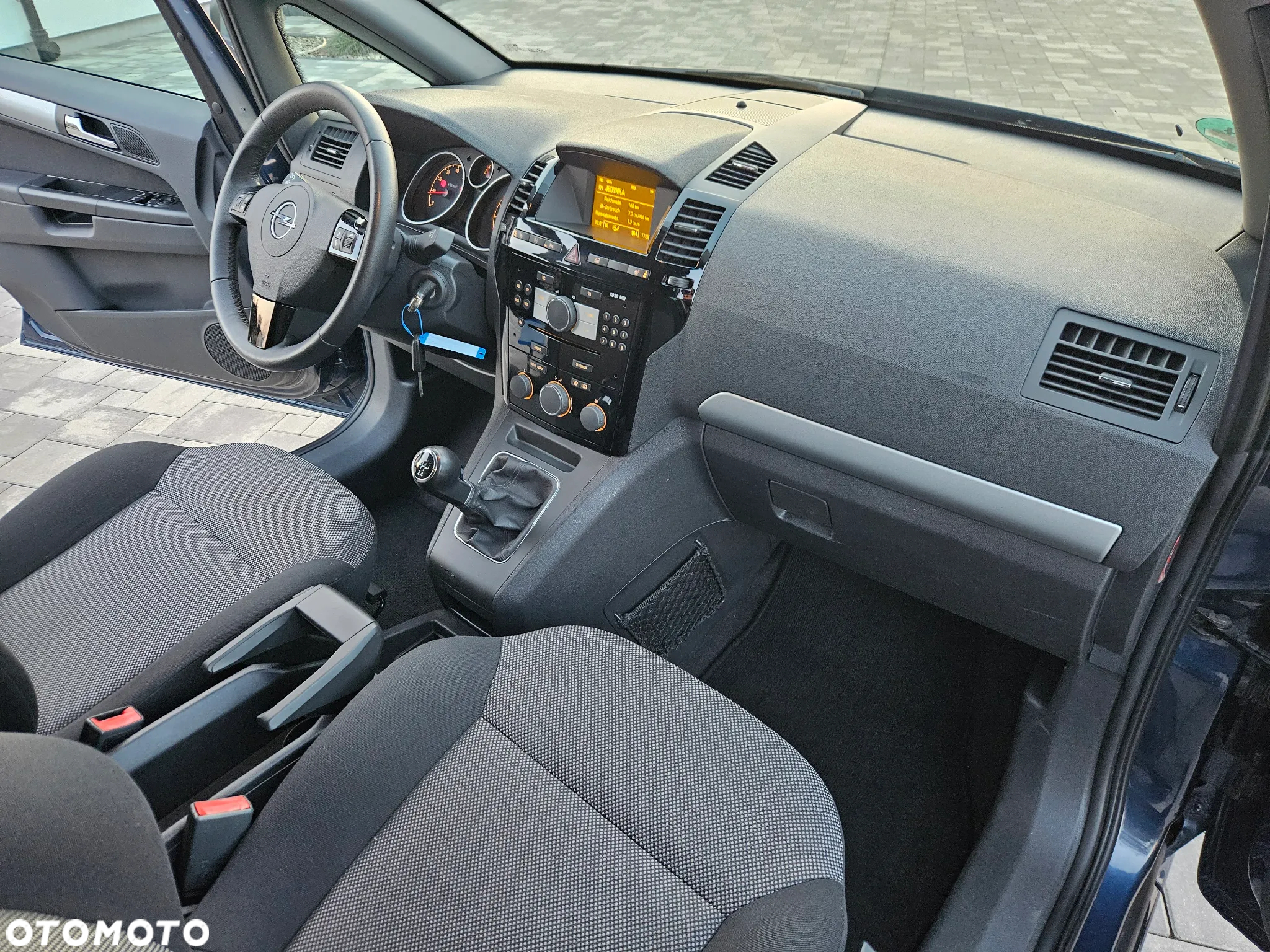 Opel Zafira 1.6 Cosmo - 11