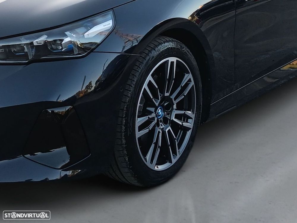 BMW i5 eDrive40 Pack Desportivo M - 4