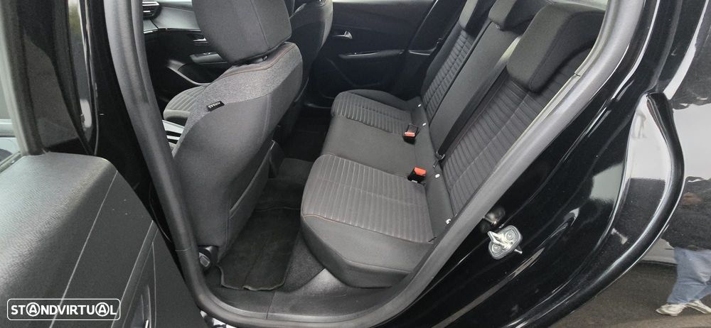 Peugeot 208 1.2 PureTech Active - 12