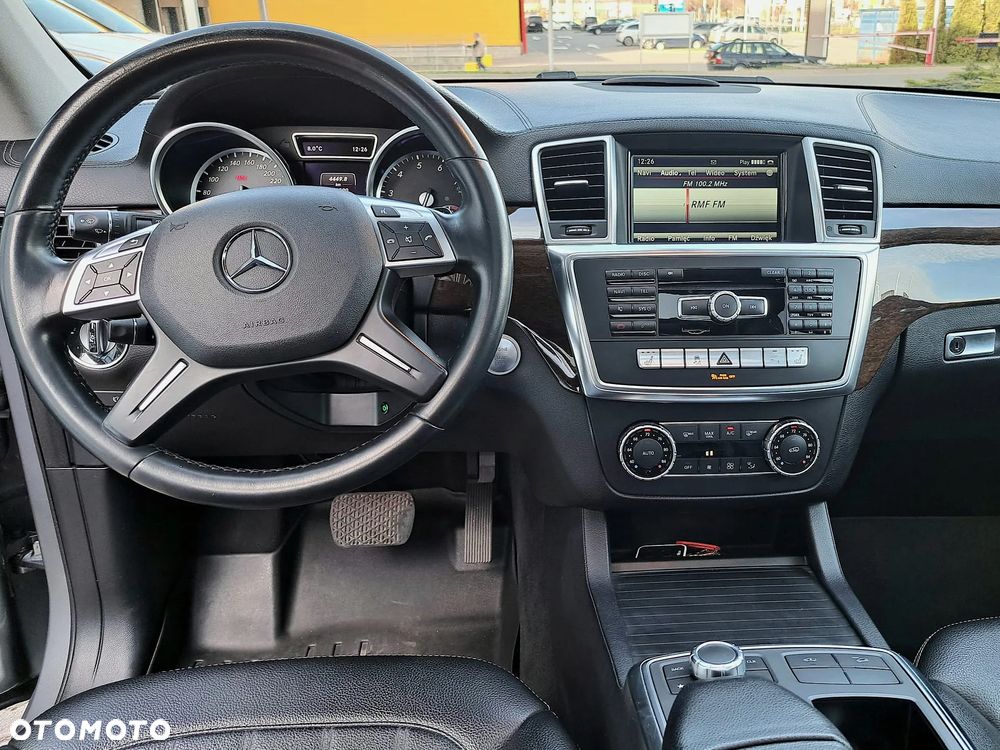 Mercedes-Benz GL - 14