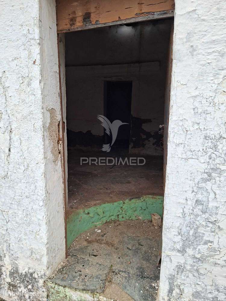 Moradia com 4 divisões + Terreno Rustico com 2750m2 - Grande imagem: 2/32