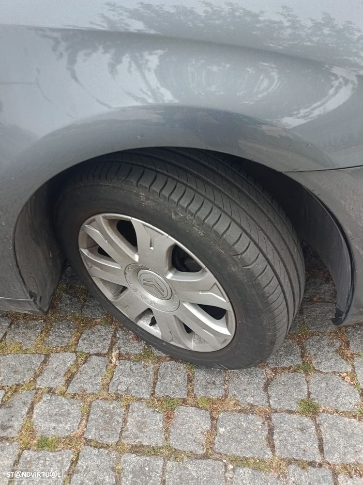Citroën C4 1.6 HDi Attraction - 4